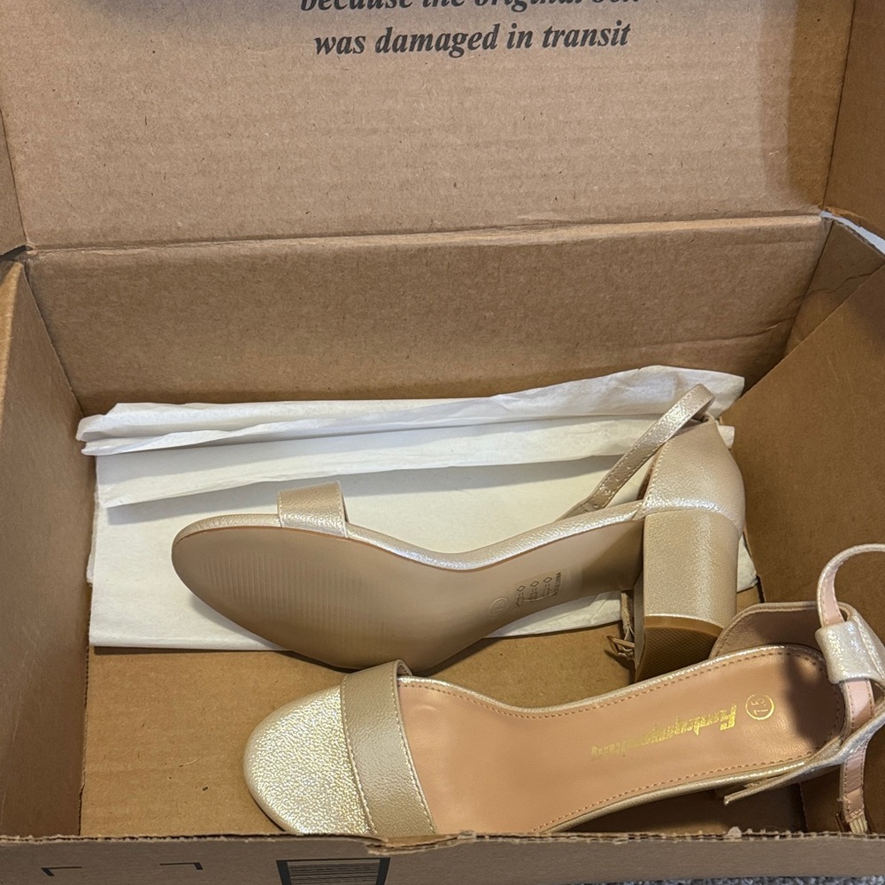 Chic gold Block Heel Sandals